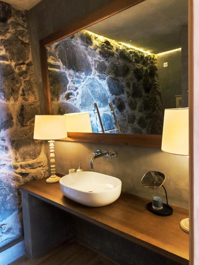 Les Terrasses Suites Calheta  Bagian luar foto